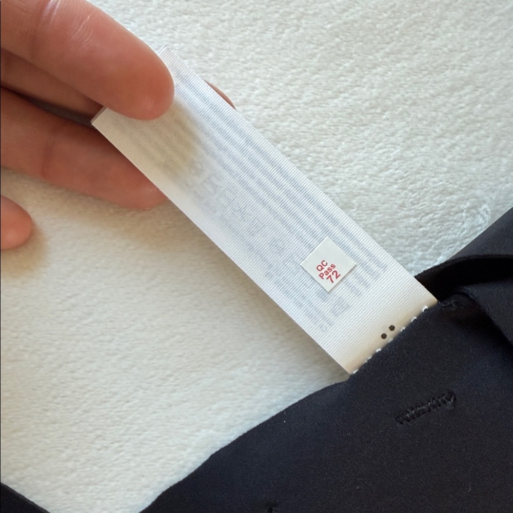 NWTT Lululemon Enlite Bra Weave
Black - Picture 11 of 11